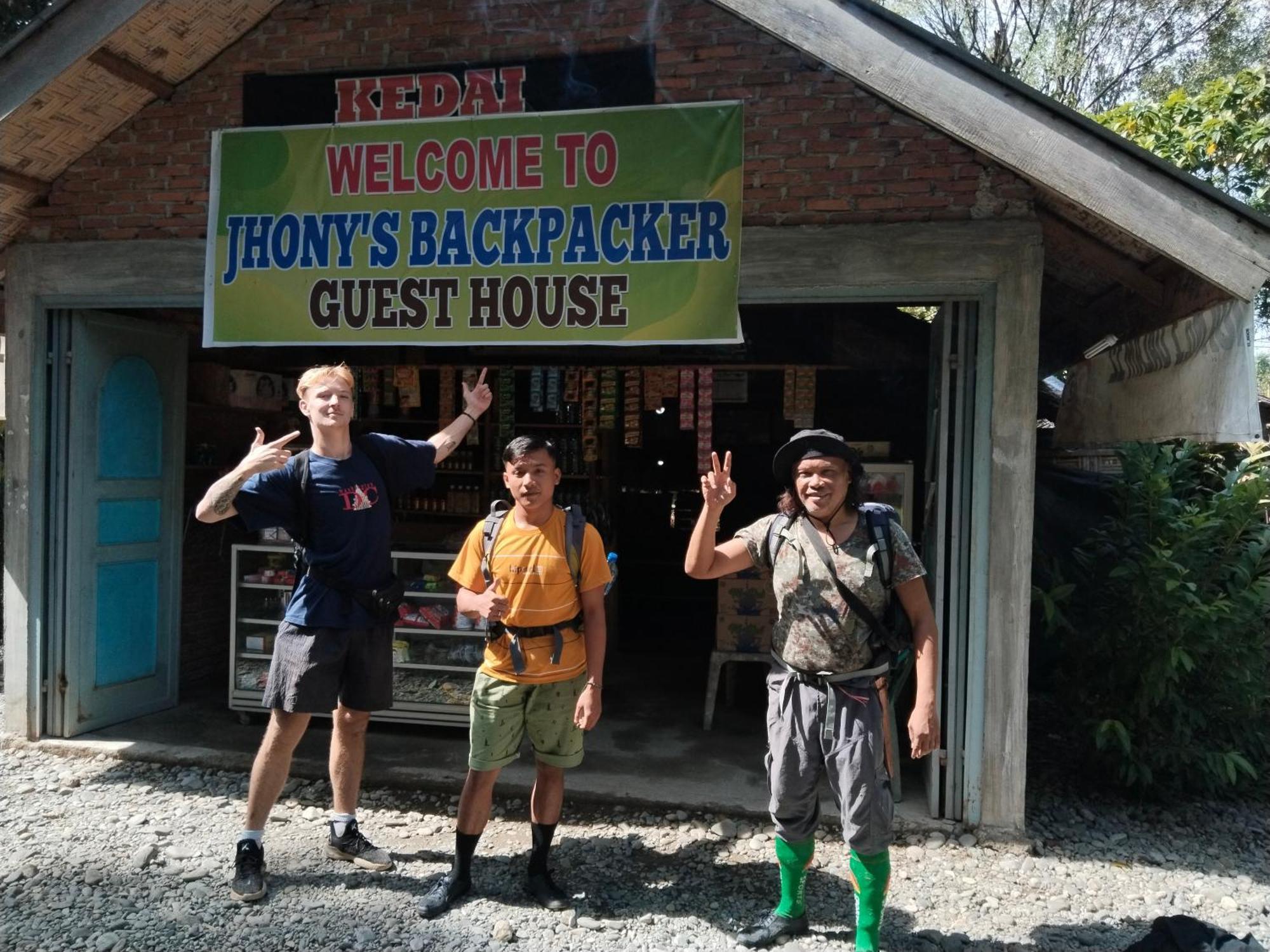 Jhony'S Backpacker-Guest House Only Stay Here Book Treking With Us Bukit Lawang Zewnętrze zdjęcie
