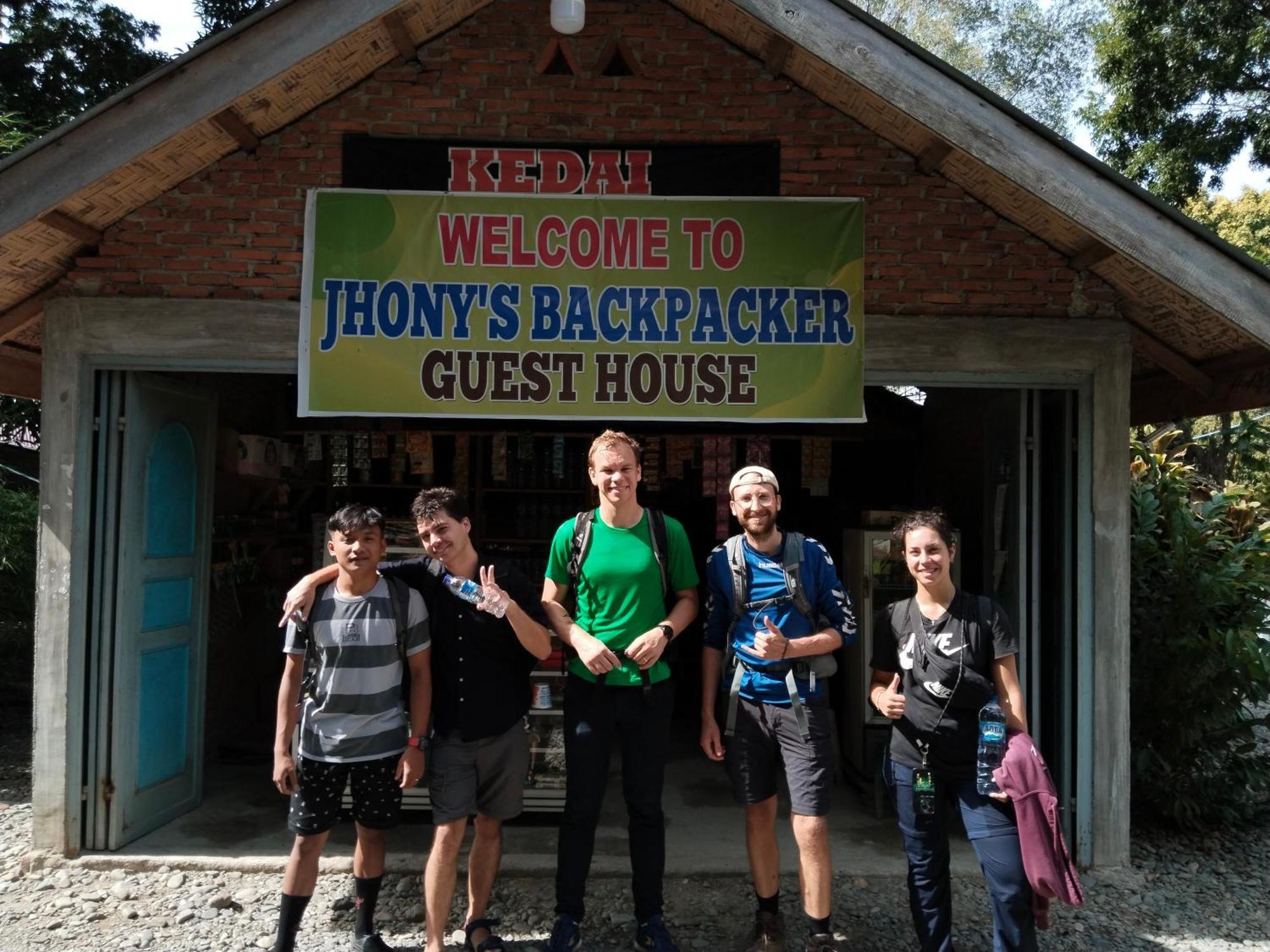 Jhony'S Backpacker-Guest House Only Stay Here Book Treking With Us Bukit Lawang Zewnętrze zdjęcie