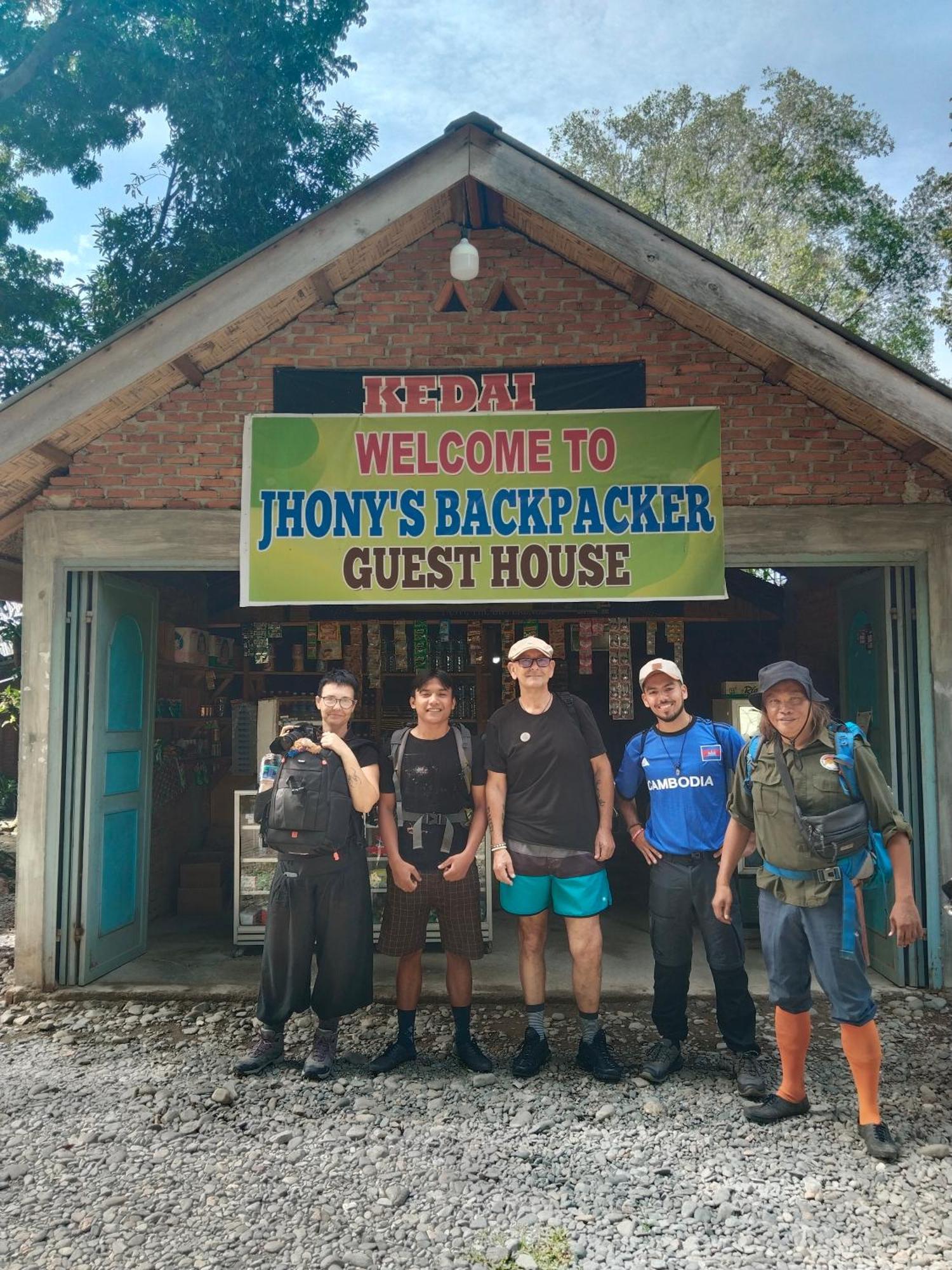 Jhony'S Backpacker-Guest House Only Stay Here Book Treking With Us Bukit Lawang Zewnętrze zdjęcie