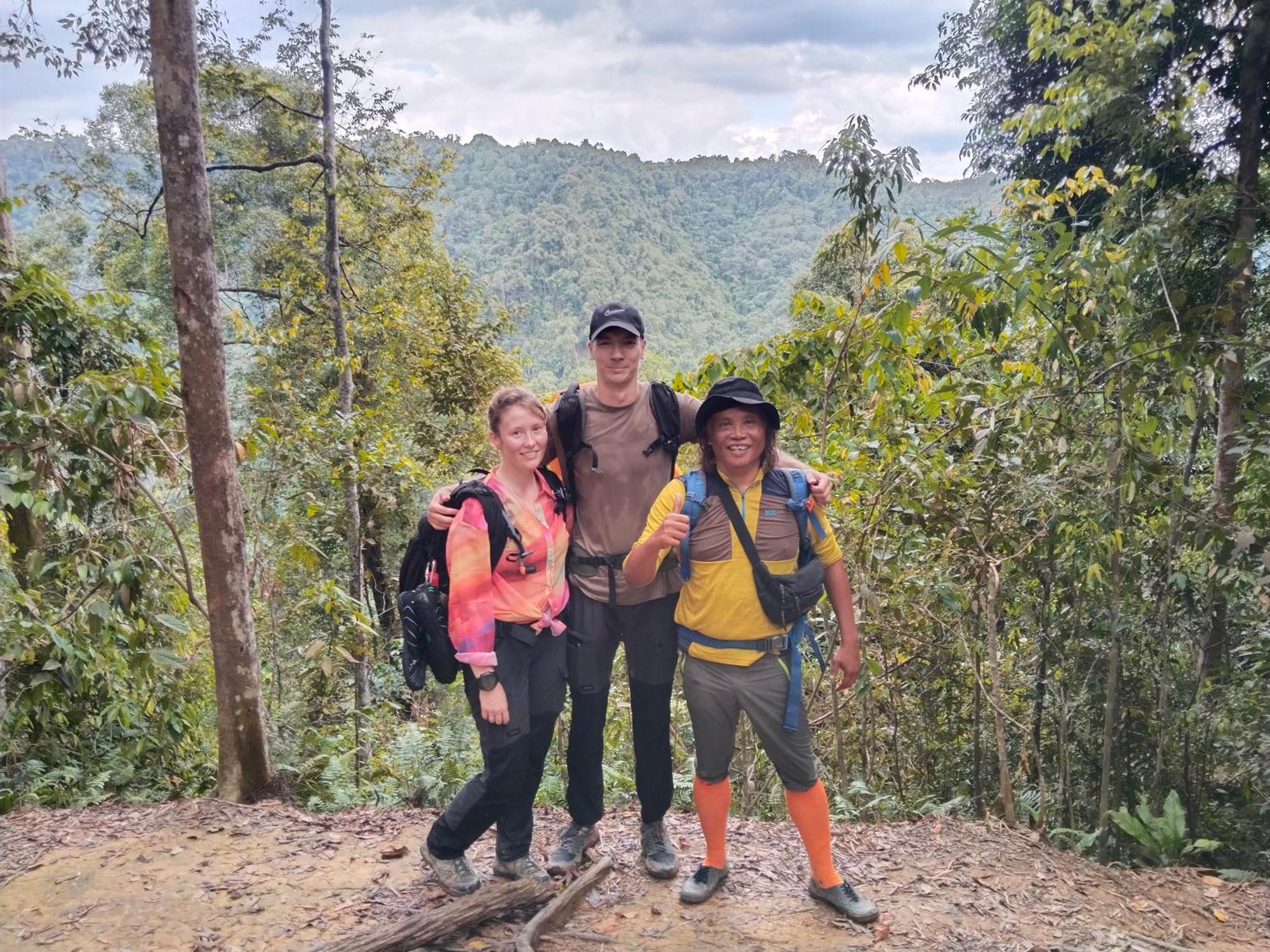 Jhony'S Backpacker-Guest House Only Stay Here Book Treking With Us Bukit Lawang Zewnętrze zdjęcie