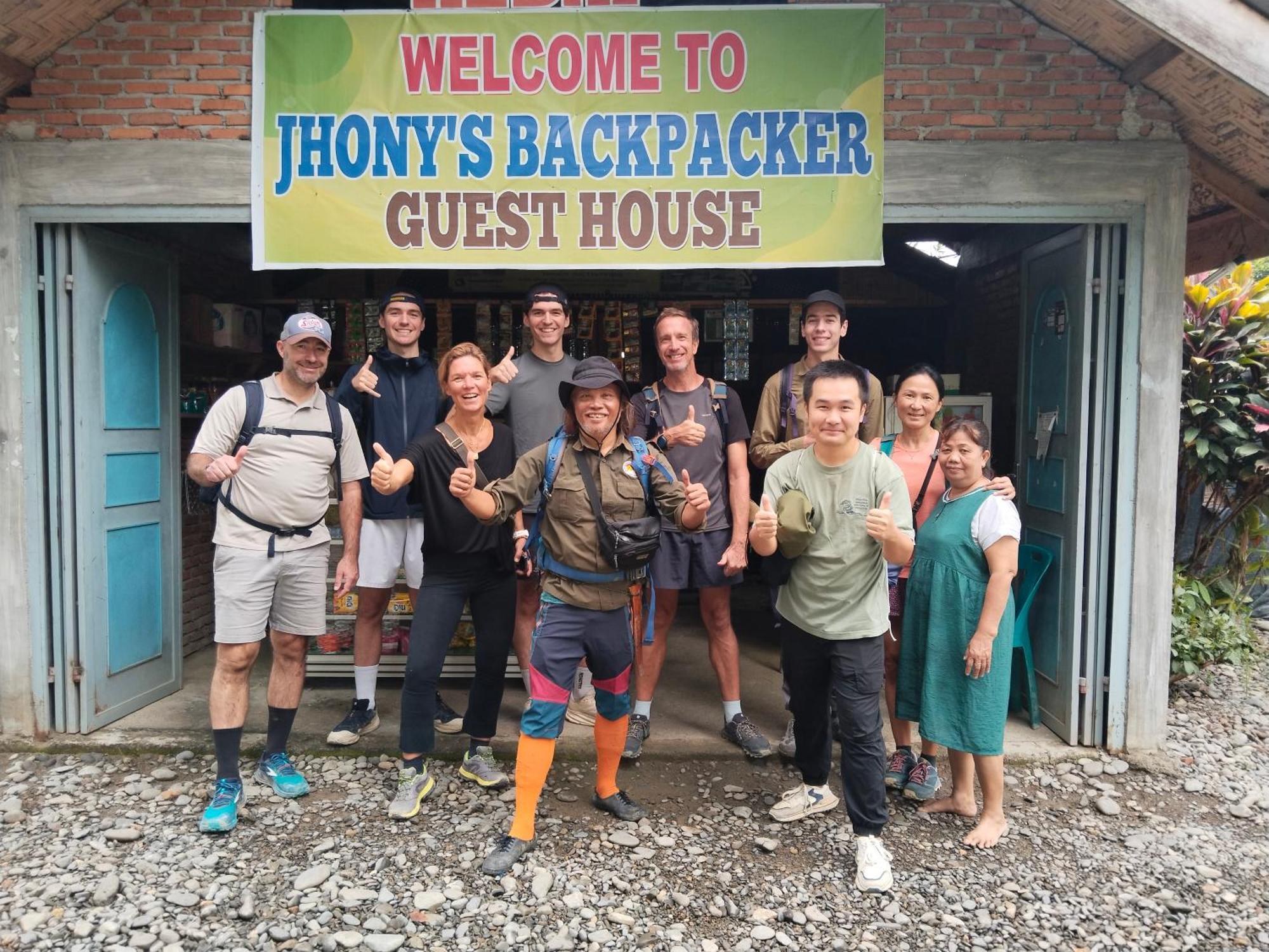 Jhony'S Backpacker-Guest House Only Stay Here Book Treking With Us Bukit Lawang Zewnętrze zdjęcie