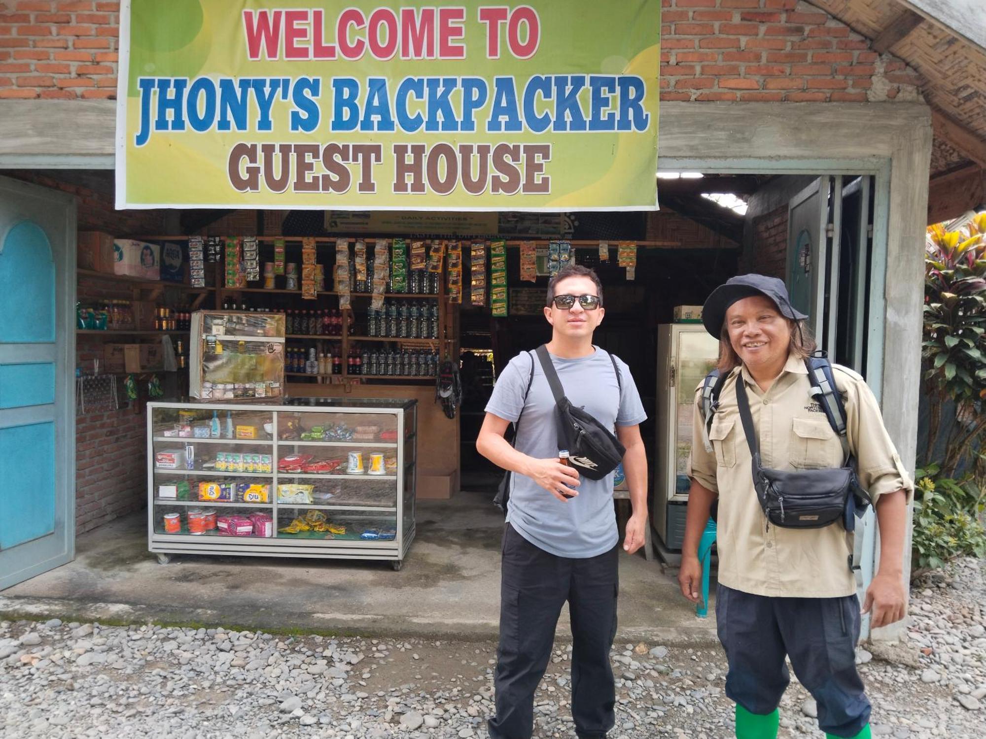 Jhony'S Backpacker-Guest House Only Stay Here Book Treking With Us Bukit Lawang Zewnętrze zdjęcie