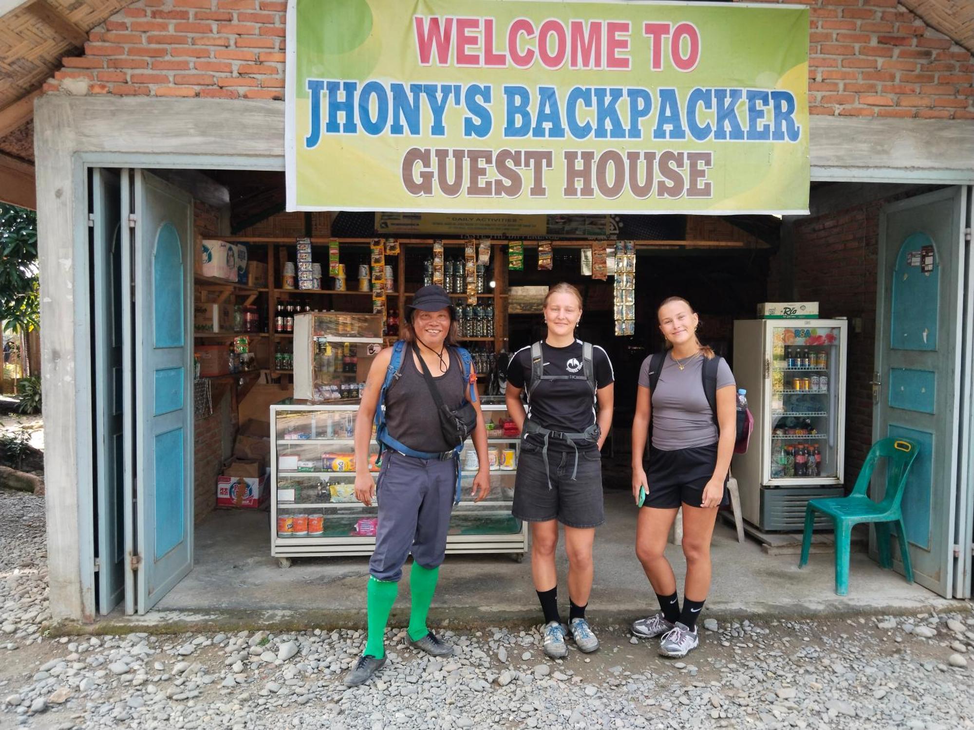 Jhony'S Backpacker-Guest House Only Stay Here Book Treking With Us Bukit Lawang Zewnętrze zdjęcie