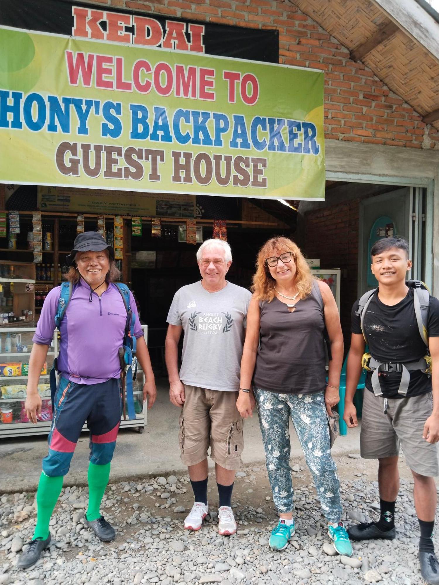 Jhony'S Backpacker-Guest House Only Stay Here Book Treking With Us Bukit Lawang Zewnętrze zdjęcie