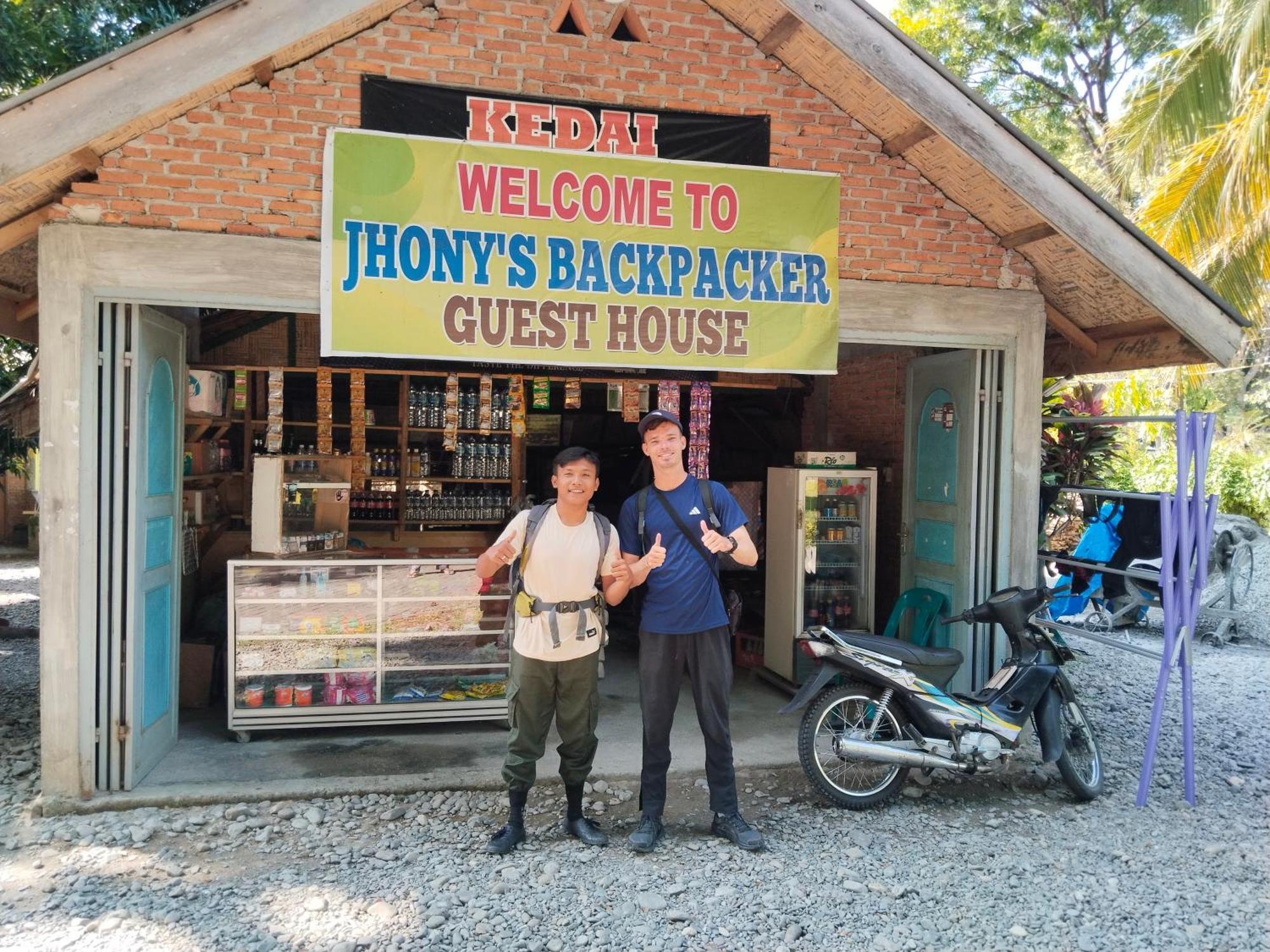 Jhony'S Backpacker-Guest House Only Stay Here Book Treking With Us Bukit Lawang Zewnętrze zdjęcie