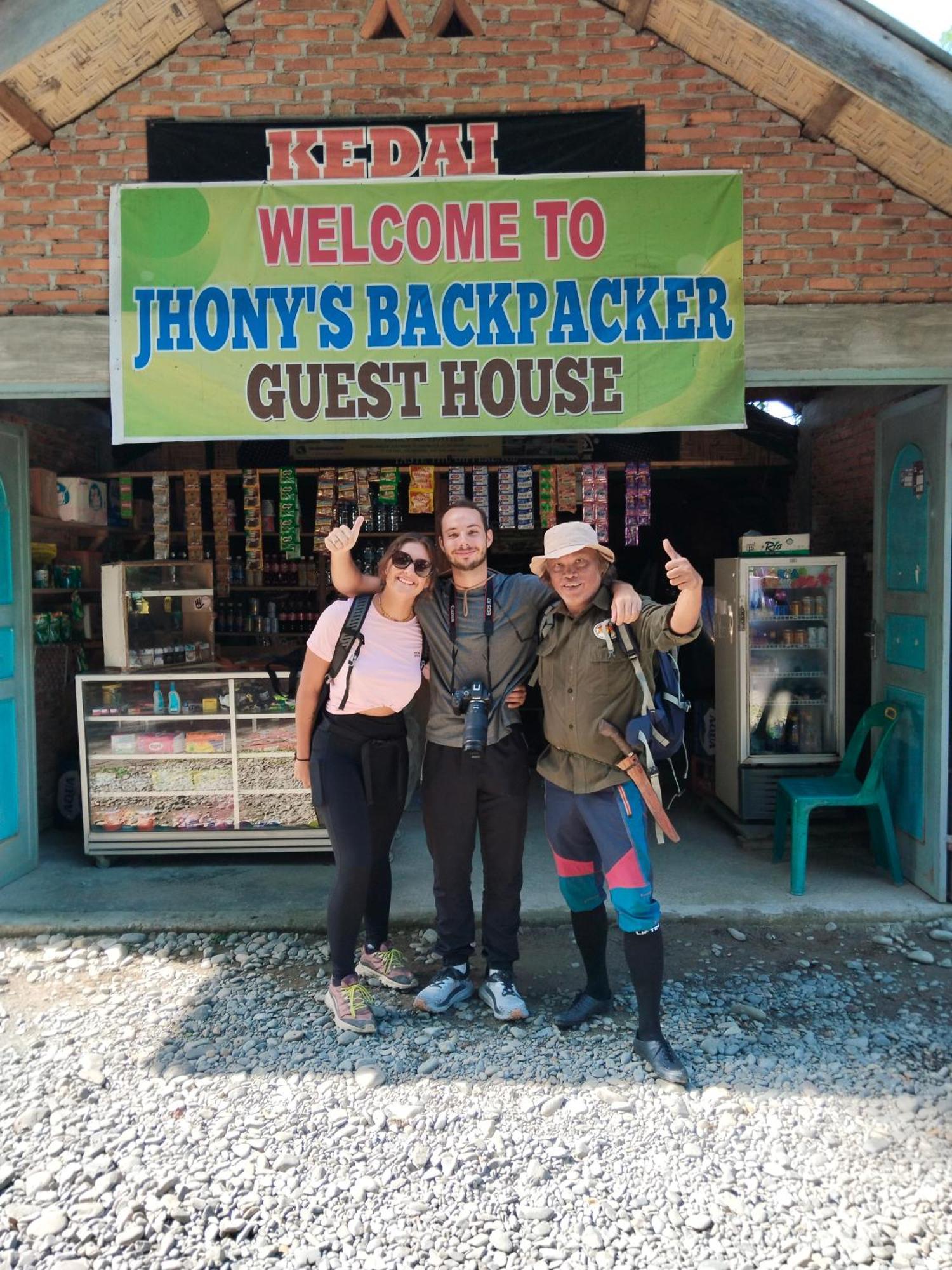 Jhony'S Backpacker-Guest House Only Stay Here Book Treking With Us Bukit Lawang Zewnętrze zdjęcie