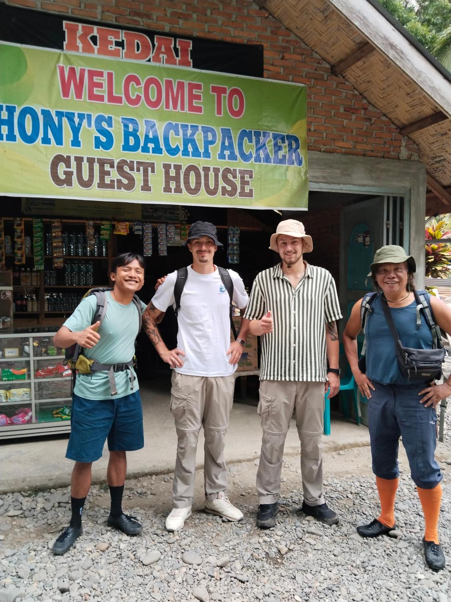 Jhony'S Backpacker-Guest House Only Stay Here Book Treking With Us Bukit Lawang Zewnętrze zdjęcie