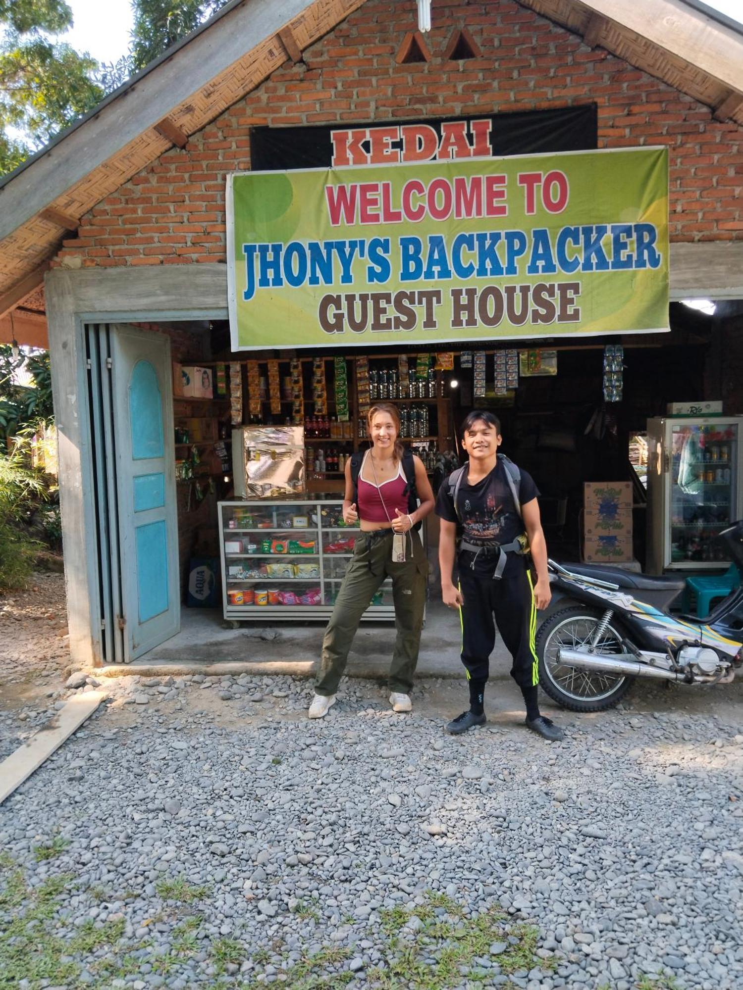 Jhony'S Backpacker-Guest House Only Stay Here Book Treking With Us Bukit Lawang Zewnętrze zdjęcie