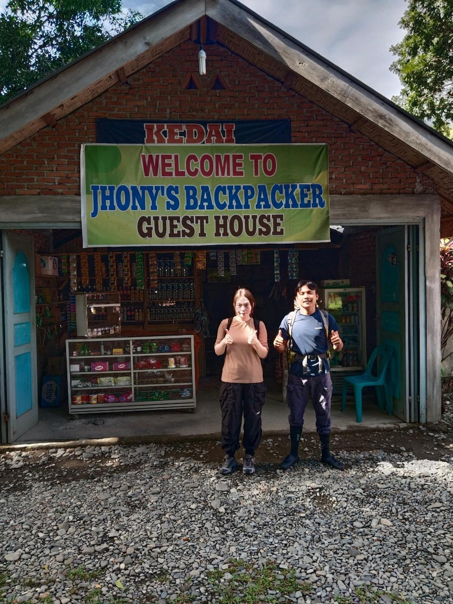 Jhony'S Backpacker-Guest House Only Stay Here Book Treking With Us Bukit Lawang Zewnętrze zdjęcie
